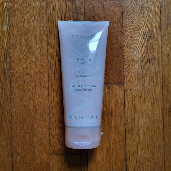 Mary Kay® Hydrating Lotion - NWT - Picture 3 of 5